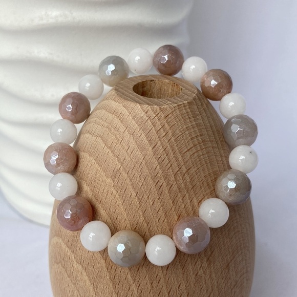 STRETCH Bracelet with Aventurine and Jade - Picture 1 of 9